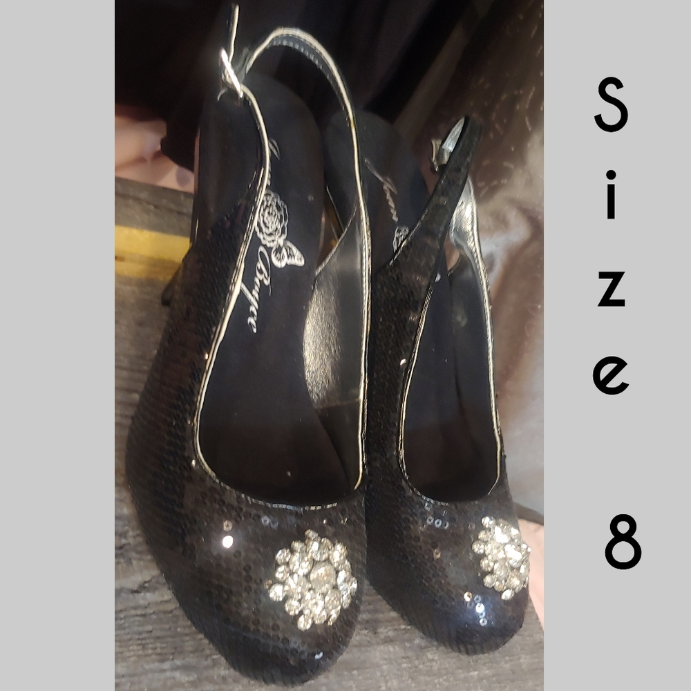 NWOT JOANE BOYCE BLACK HEEL SHOES